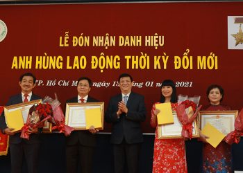 Bệnh viện Nhân dân 115 đón nhận danh hiệu Anh hùng Lao động thời kỳ đổi mới