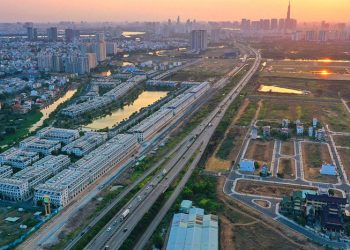 Đầu tư cổ phiếu bất động sản nào trong thời kỳ giá đất tăng “phi mã”?