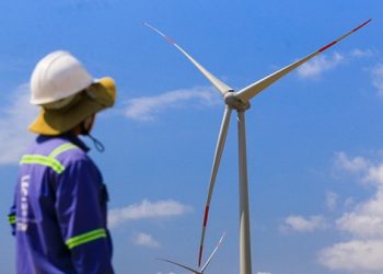 EVN huy động 7,8 tỷ kWh điện gió, mặt trời