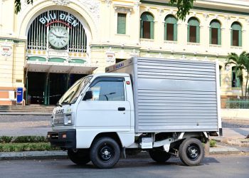 Lăn bánh gần 16 năm, Suzuki Carry Truck vẫn bền bỉ “cày bừa”