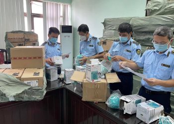 Thu giữ hàng trăm nghìn sản phẩm, thiết bị y tế vi phạm tại Hà Nội