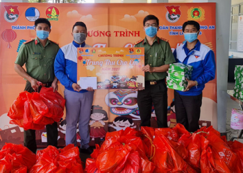 Tiếp sức đàn em bước vào năm học mới