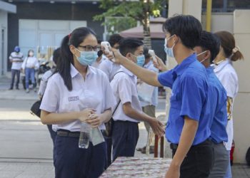 Nhiều tỉnh, thành thay đổi kế hoạch đến trường sau khai giảng