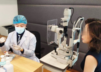 Tình trạng cận thị gia tăng sau giãn cách