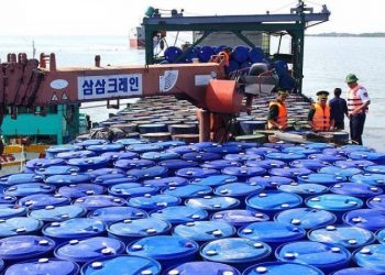 Tăng cường kiểm soát, đấu tranh chống buôn lậu xăng dầu, than