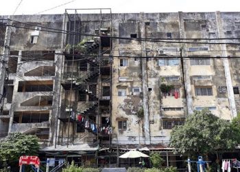 Xây mới chung cư cũ ở TP Hồ Chí Minh: Còn nhiều vướng mắc!