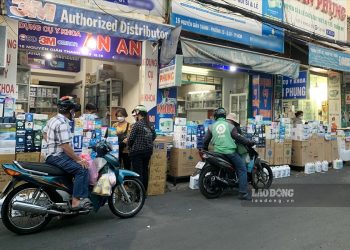 Loạn giá kit test nhanh ở nhiều tỉnh thành, thị trường TPHCM vẫn trầm lắng