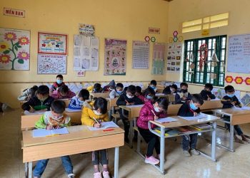Học sinh đi học trực tiếp: Trường học sẵn sàng kịch bản ứng phó dịch