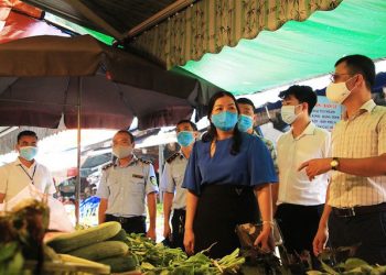 Hà Nội tăng cường quản lý cơ sở sản xuất, kinh doanh thực phẩm trong chợ
