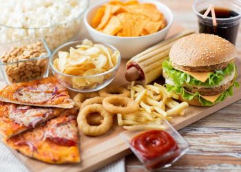 Người bệnh thiếu máu não nên kiêng ăn gì?