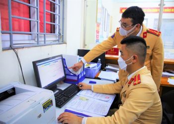 Người dân có thể tới công an phường, xã đăng ký biển số xe máy