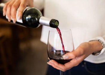 Cách để phát hiện rượu giả trên thị trường chuẩn xác nhất