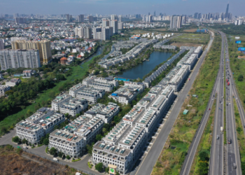 Nhà liền thổ ế khách