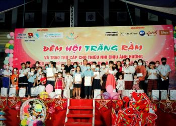 Chương trình yêu thương nâng bước tổ chức đêm hội trăng rằm mừng trung thu cho trẻ em chịu ảnh hưởng bởi dịch covid 19