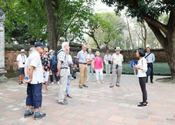 Khách quốc tế đến Việt Nam đạt 2,35 triệu lượt người