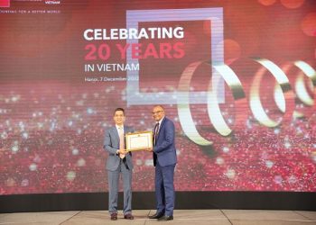 Bộ Tài chính vinh danh 20 năm đóng góp của ACCA tại Việt Nam