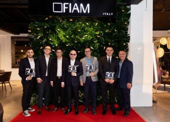 Lần đầu tiên tại Việt Nam, tấm kính được mua bảo hiểm tới 1 triệu USD