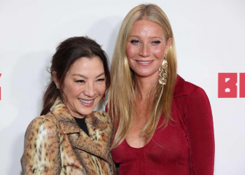 Gwyneth Paltrow gợi cảm lất át người mẫu khi cùng diện đầm Công Trí