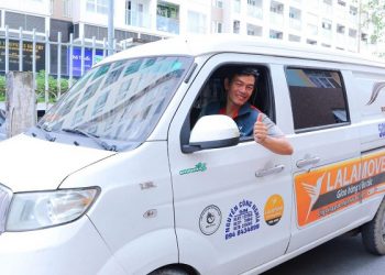 Lalamove trao quà đến tài xế và con nhỏ nhân dịp Năm mới