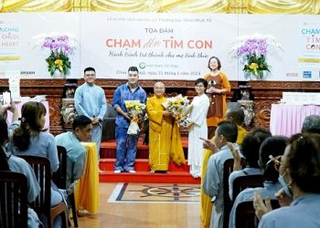 Thượng toạ Thích Nhật Từ  ra mắt sách “Chạm Đến Tim Con” – Hành trình trở thành cha mẹ tỉnh thức