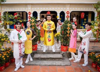 Ưng Hoàng Phúc mang không khí Tết đến, Xuân về rộn ràng trong MV “Xuân ơi”