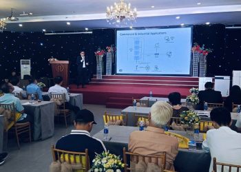 Hội thảo Điện mặt trời thế hệ tiếp theo: đánh dấu một  bước tiến mới trong hành trình phát triển bền vững và chuyển đổi năng  lượng tại Việt Nam