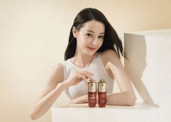 Clarins ra mắt Double Serum Light Texture: Tinh chất nhẹ mướt trên da, kích hoạt sức mạnh chống lão hóa