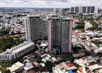 Lãi suất tăng, người mua nhà ‘dè dặt’