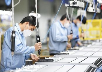 Thêm 142.600 DN gia nhập thị trường nhưng số rời đi vẫn chưa dừng tăng